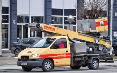 Guide du déménagement avec camion élévateur : Optimiser la manutention lourde